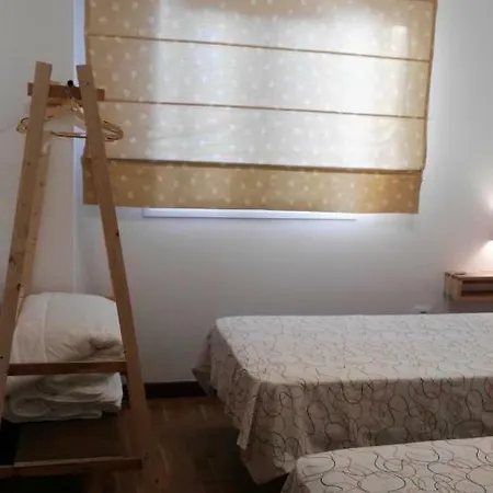 Chalet Pareado Nyaraló